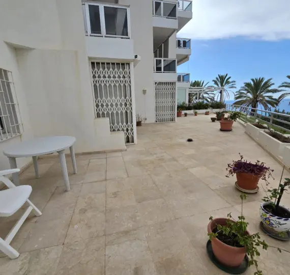 Продажа апартаментов на среднем этаже в Marbella