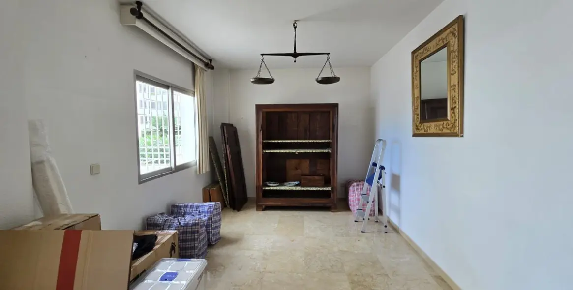 Venta de apartamento en planta media en Marbella 14