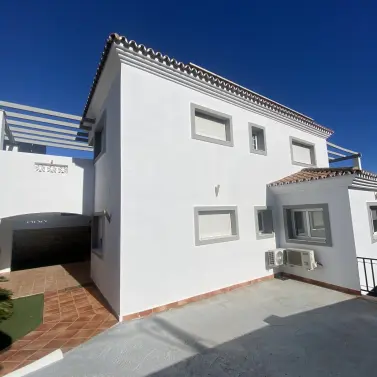 Продажа  отдельно стоящей виллы в Torremolinos