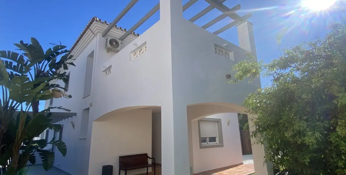 Продажа  отдельно стоящей виллы в Torremolinos 4