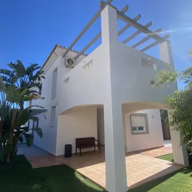 Продажа  отдельно стоящей виллы в Torremolinos