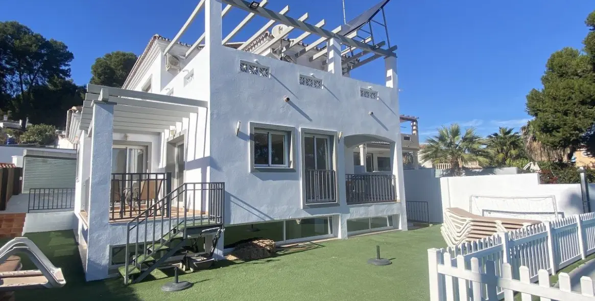 Продажа  отдельно стоящей виллы в Torremolinos 9