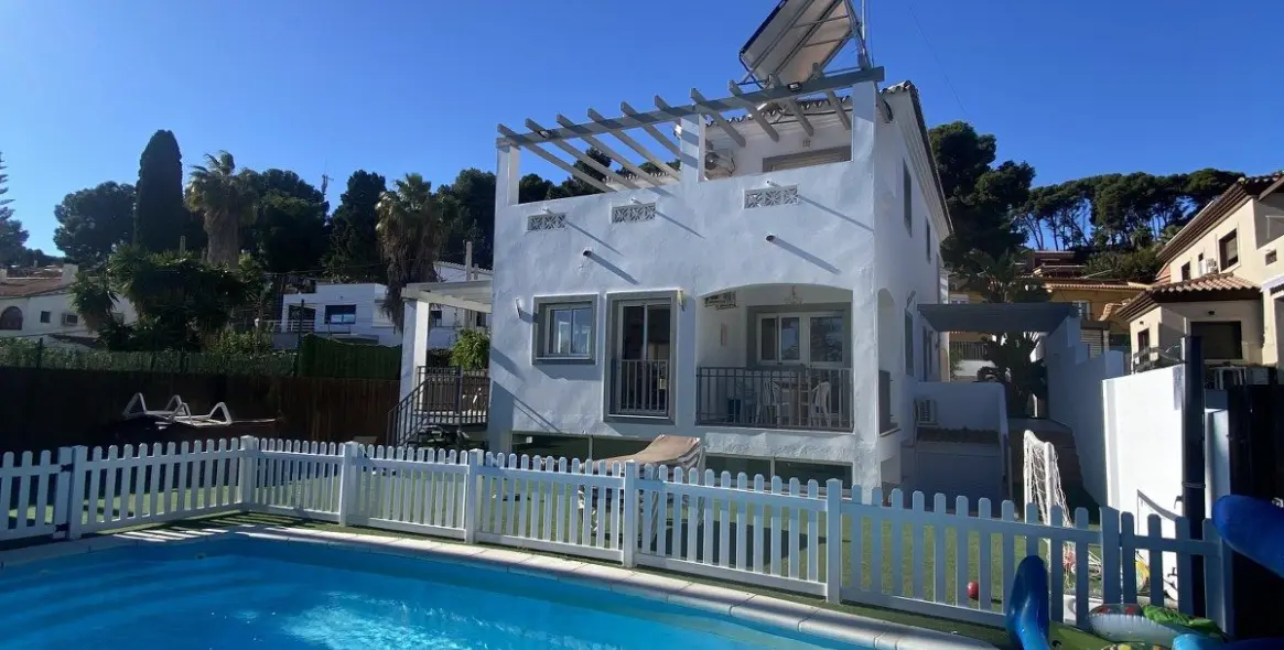 Продажа  отдельно стоящей виллы в Torremolinos 14