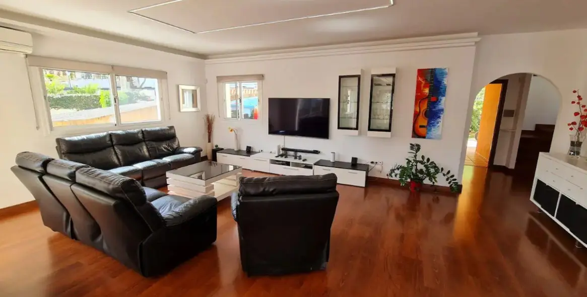 Продажа  отдельно стоящей виллы в Torremolinos 22