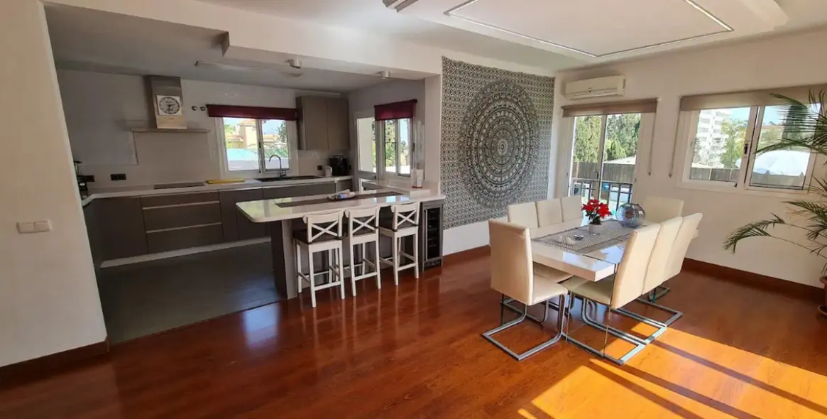 Продажа  отдельно стоящей виллы в Torremolinos 21