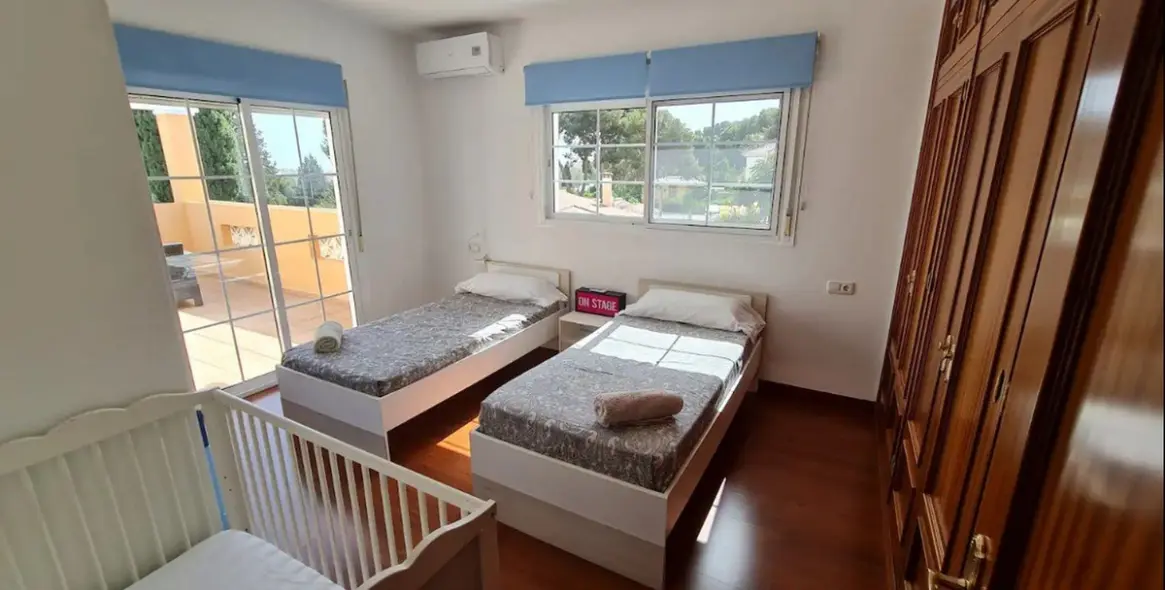 Продажа  отдельно стоящей виллы в Torremolinos 28