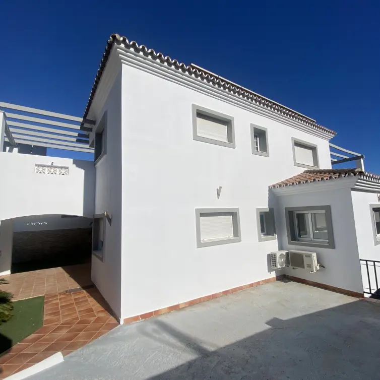 Sale of detached villa in Torremolinos