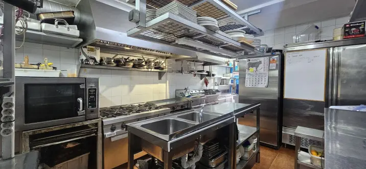 Venta de restaurante en Torreguadiaro 2