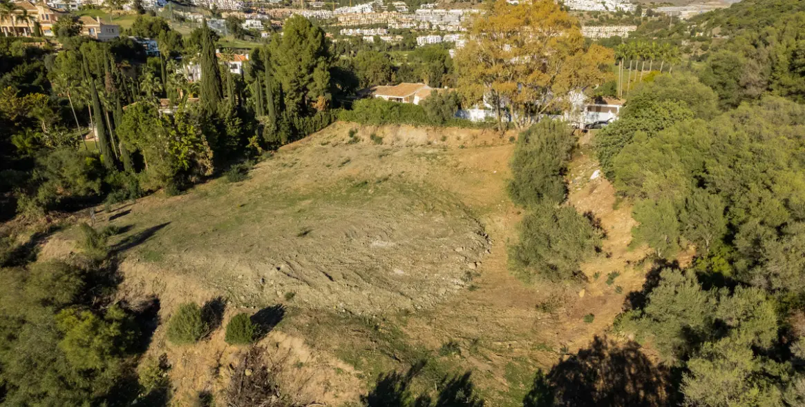 Продажа  жилого участка в Benahavís 3