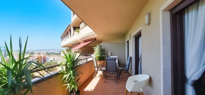 Venta de apartamento en planta media en Fuengirola 1