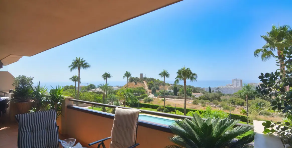 Sale of middle floor apartment in Fuengirola 3