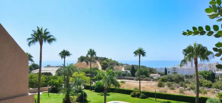 Venta de apartamento en planta media en Fuengirola 3