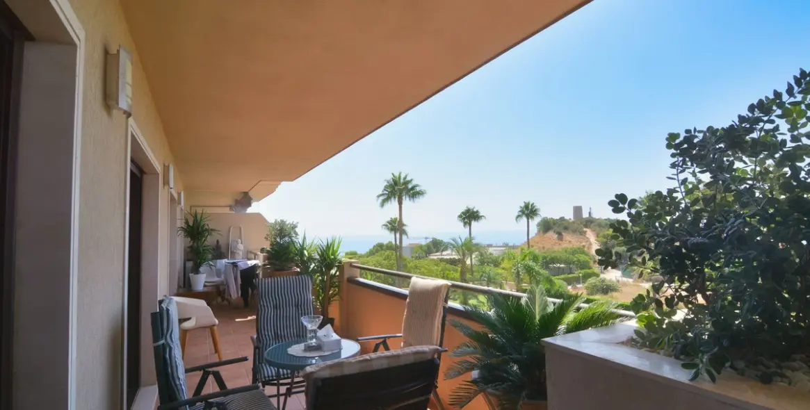 Sale of middle floor apartment in Fuengirola 5