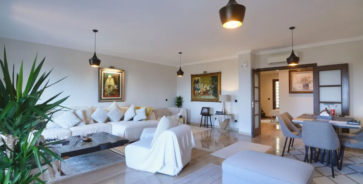 Sale of middle floor apartment in Fuengirola 11