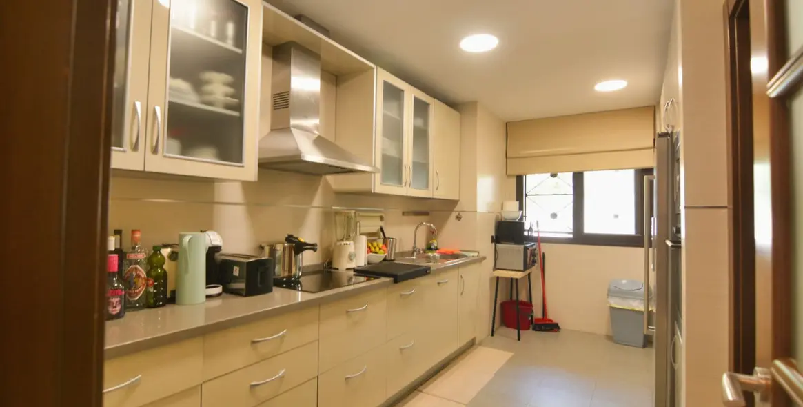 Sale of middle floor apartment in Fuengirola 17