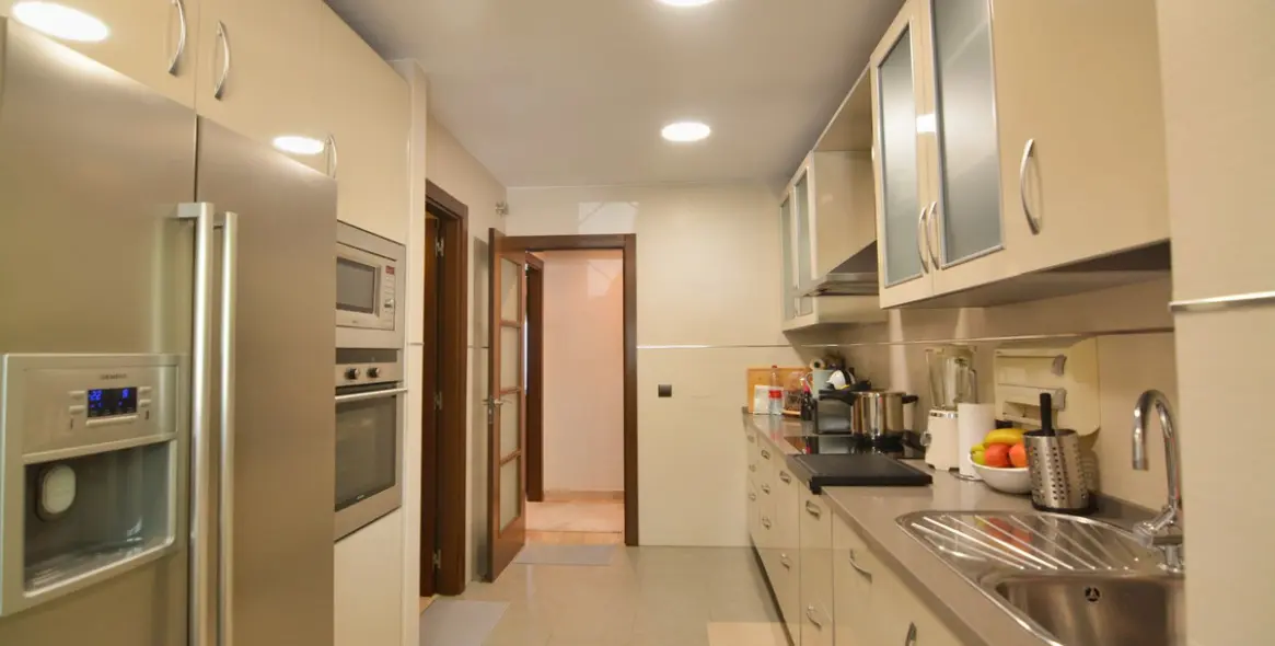 Sale of middle floor apartment in Fuengirola 18