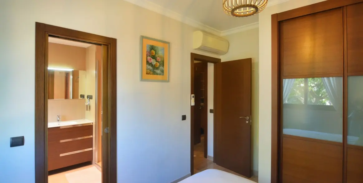 Sale of middle floor apartment in Fuengirola 20