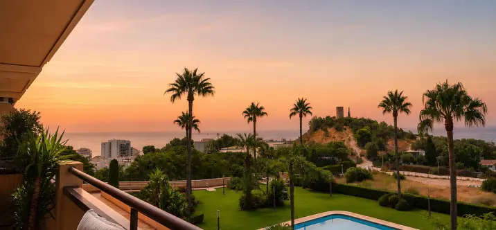 Venta de apartamento en planta media en Fuengirola 2