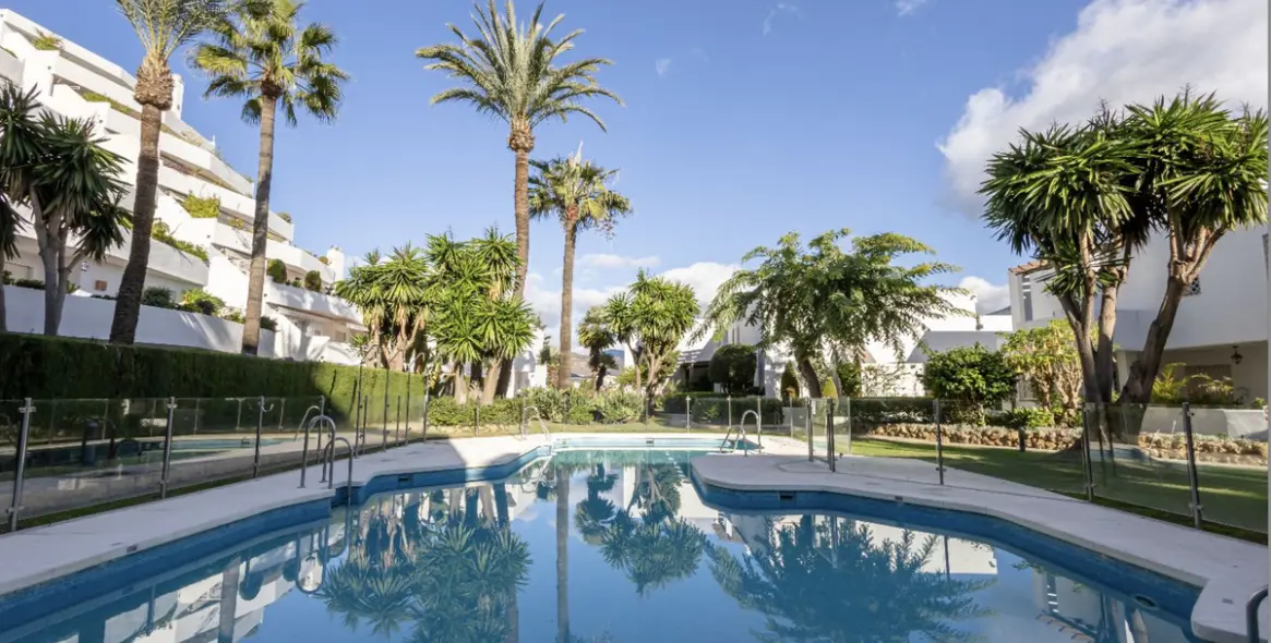 Sale of penthouse in Nueva Andalucía 1