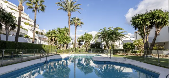 Sale of penthouse in Nueva Andalucía 0