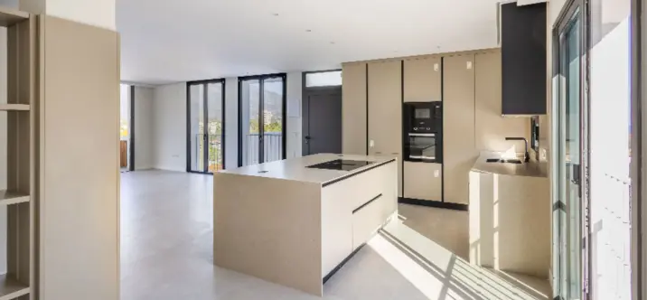 Sale of penthouse in Nueva Andalucía 1