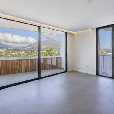 Sale of penthouse in Nueva Andalucía