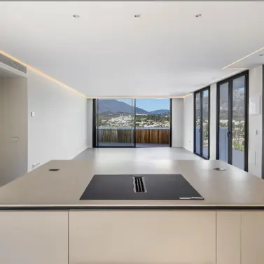 Sale of penthouse in Nueva Andalucía
