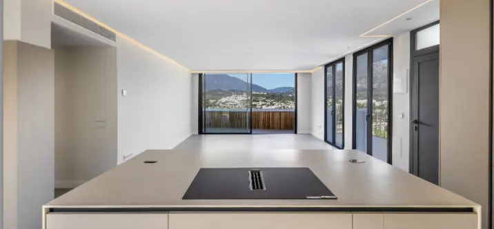 Sale of penthouse in Nueva Andalucía 3