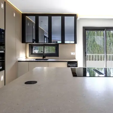 Sale of penthouse in Nueva Andalucía