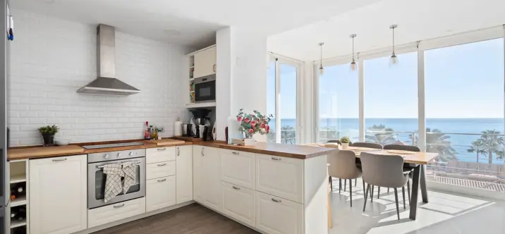 Продажа  отдельно стоящей виллы в El Faro 1