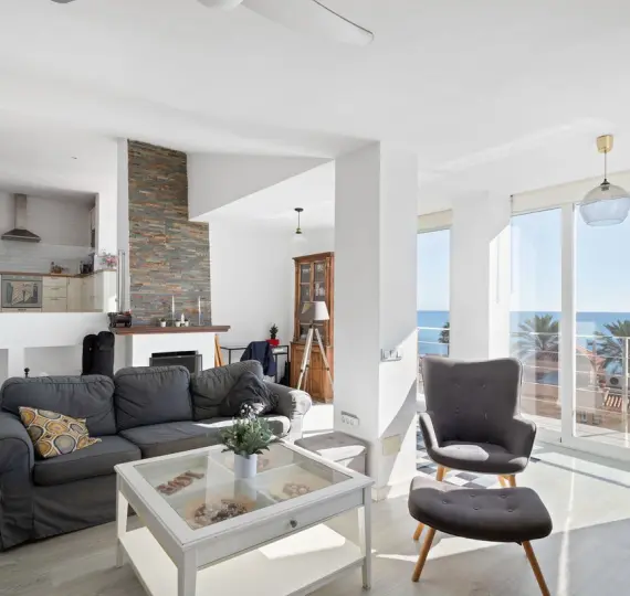 Продажа  отдельно стоящей виллы в El Faro