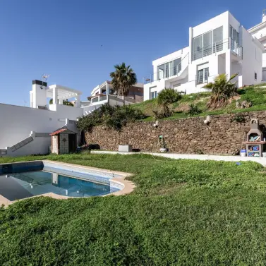 Sale of detached villa in El Faro
