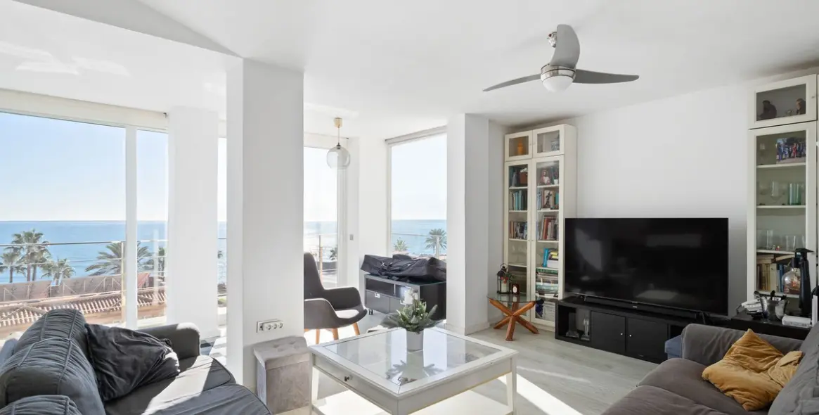 Sale of detached villa in El Faro 4