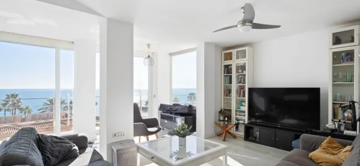 Sale of detached villa in El Faro 3