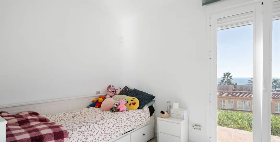 Sale of detached villa in El Faro 5