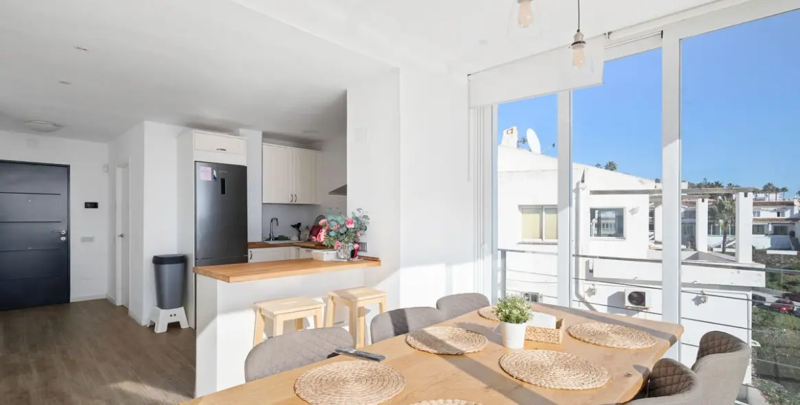 Sale of detached villa in El Faro 14