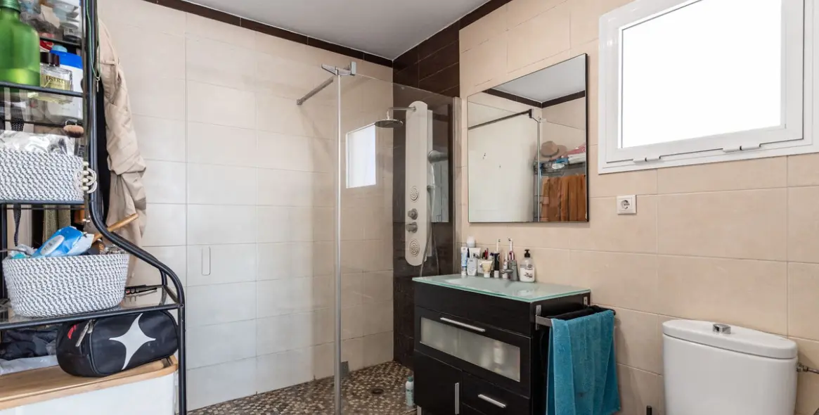 Sale of detached villa in El Faro 26