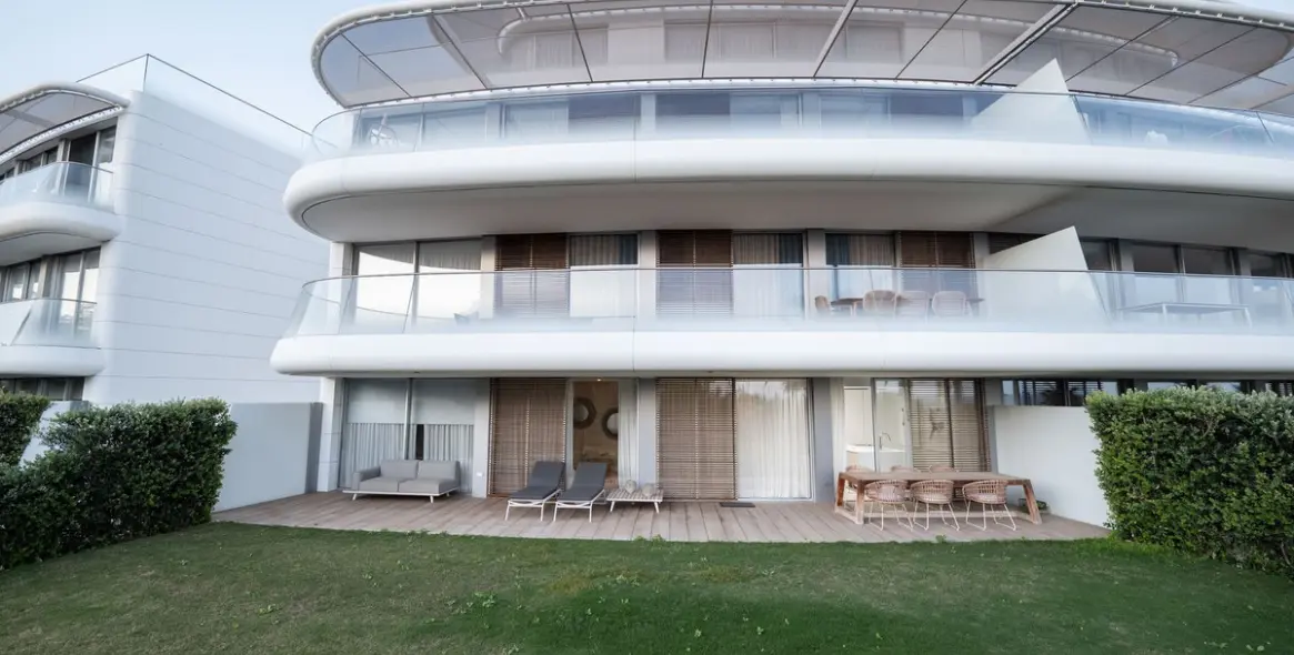 Venta de apartamento en planta baja en Estepona 11