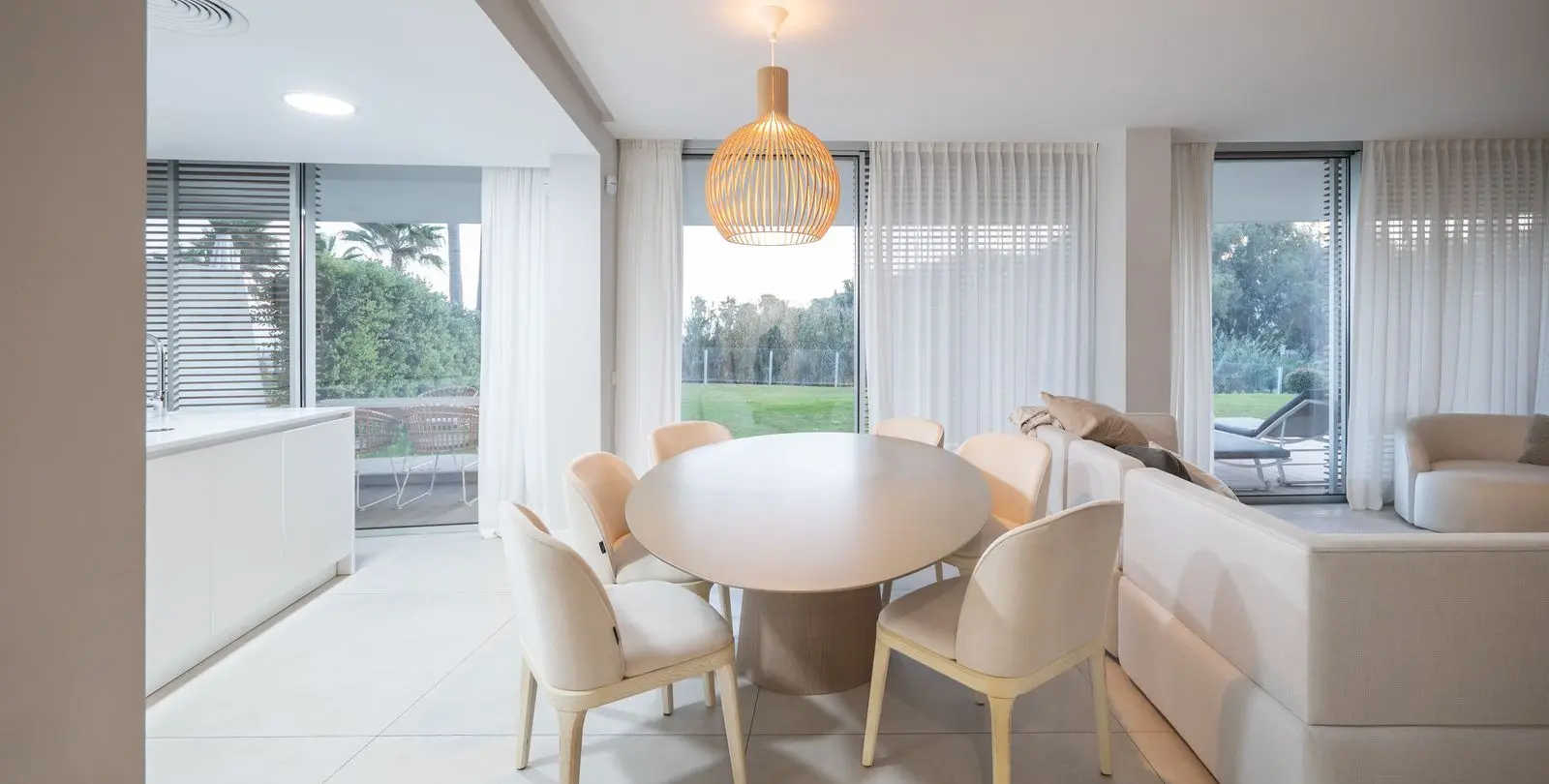 Продажа апартаментов на первом этаже в Estepona 3