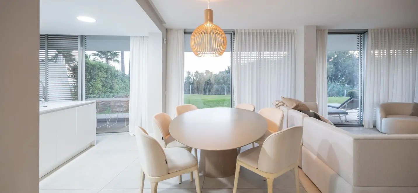Venta de apartamento en planta baja en Estepona 2