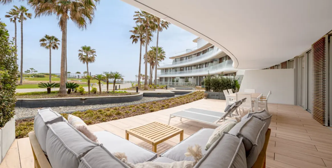 Продажа апартаментов на первом этаже в Estepona 1