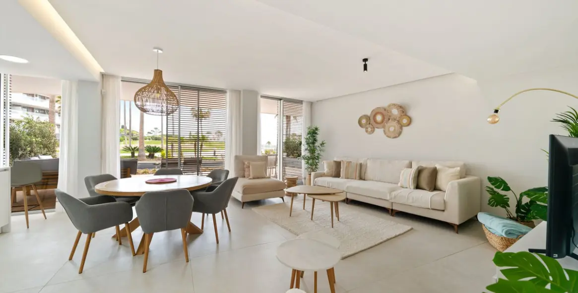 Продажа апартаментов на первом этаже в Estepona 3