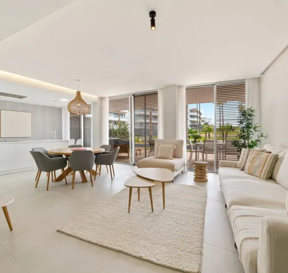 Venta de apartamento en planta baja en Estepona