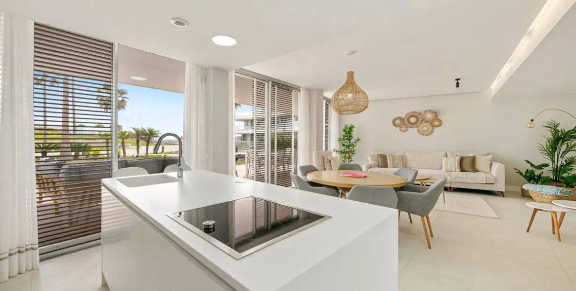 Продажа апартаментов на первом этаже в Estepona 6