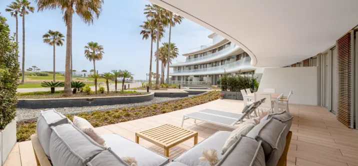 Sale of ground floor apartment in Estepona 0
