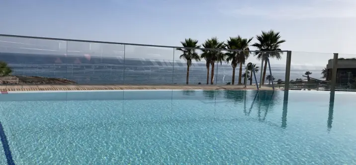 Sale of ground floor apartment in Estepona 1