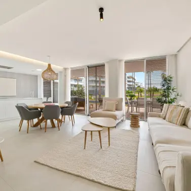 Sale of ground floor apartment in Estepona