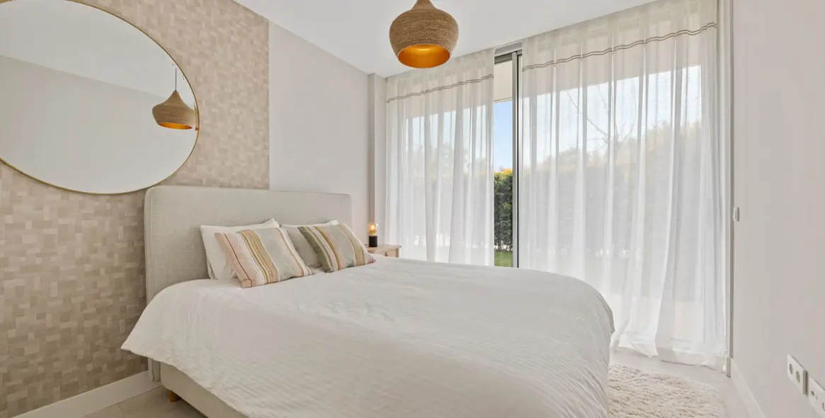 Sale of ground floor apartment in Estepona 10