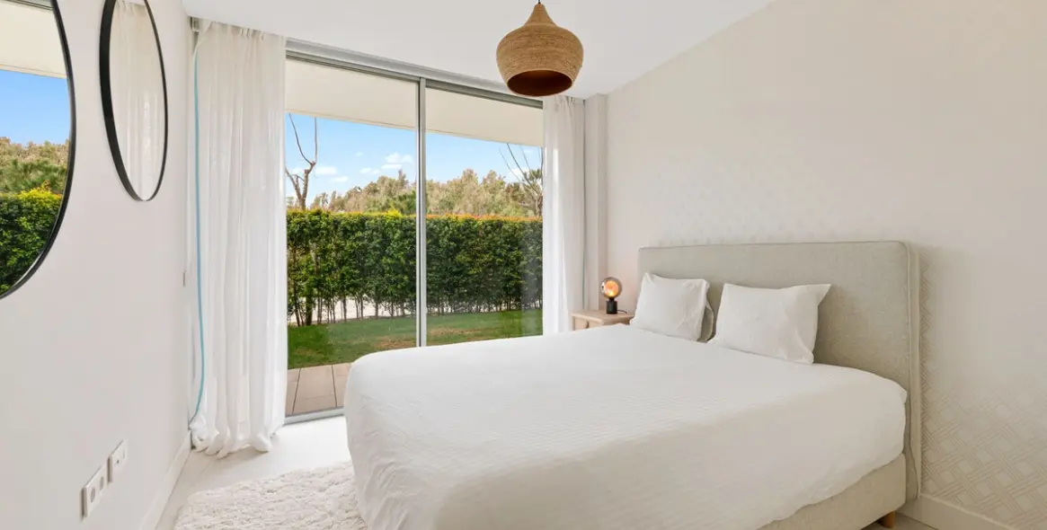 Sale of ground floor apartment in Estepona 12