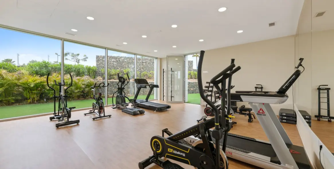 Sale of ground floor apartment in Estepona 16